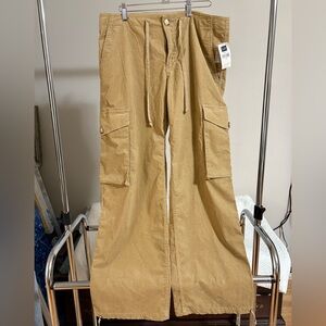 GAP Women’s Cargo Pants in Tan with Drawstring